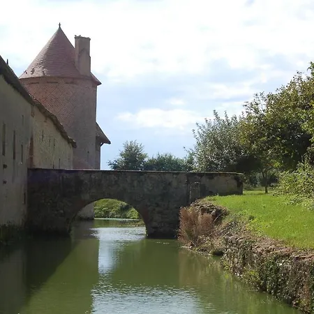 Bed & Breakfast Chateau Du Riau Villeneuve-sur-Allier